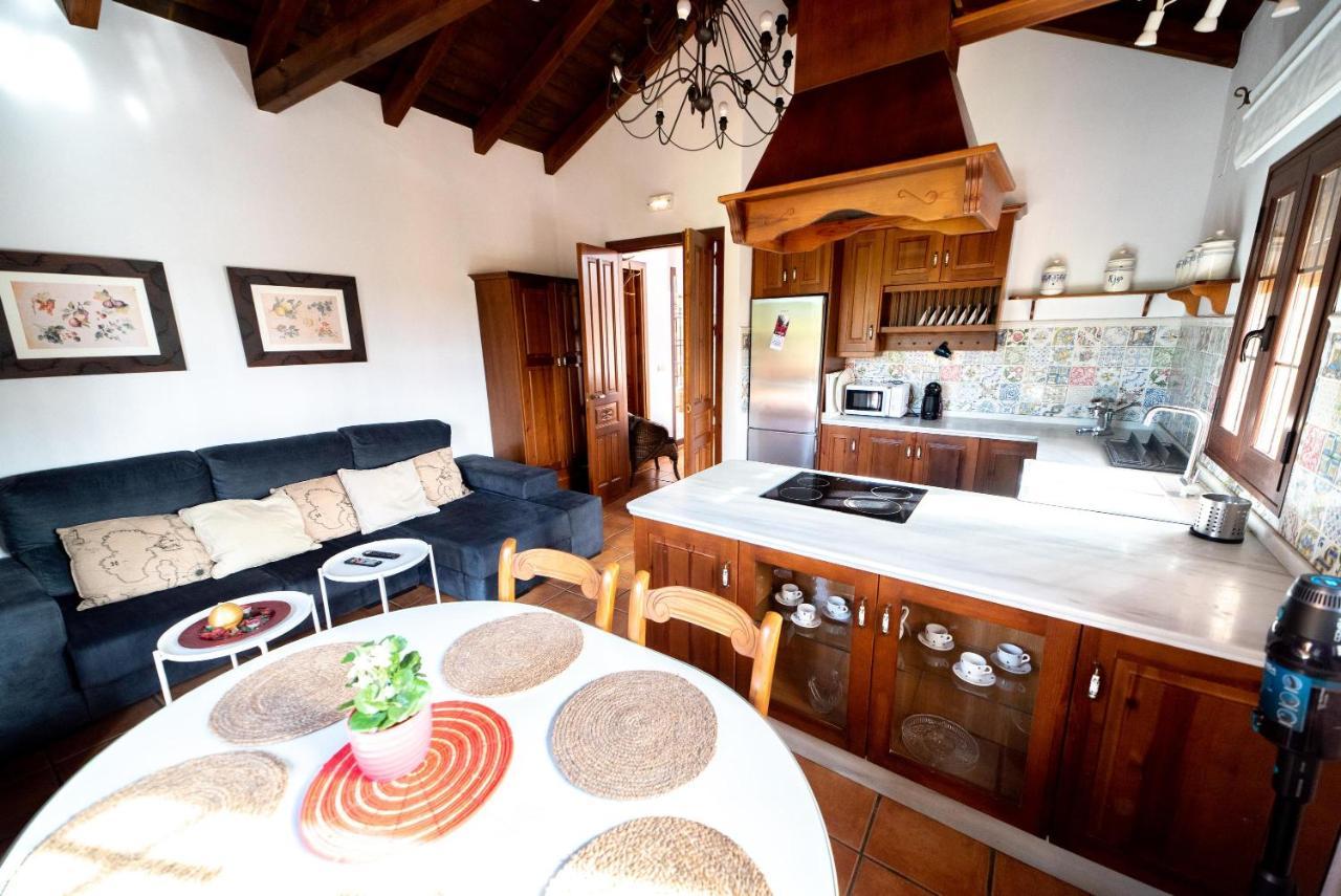 La Jacaranda Villa *