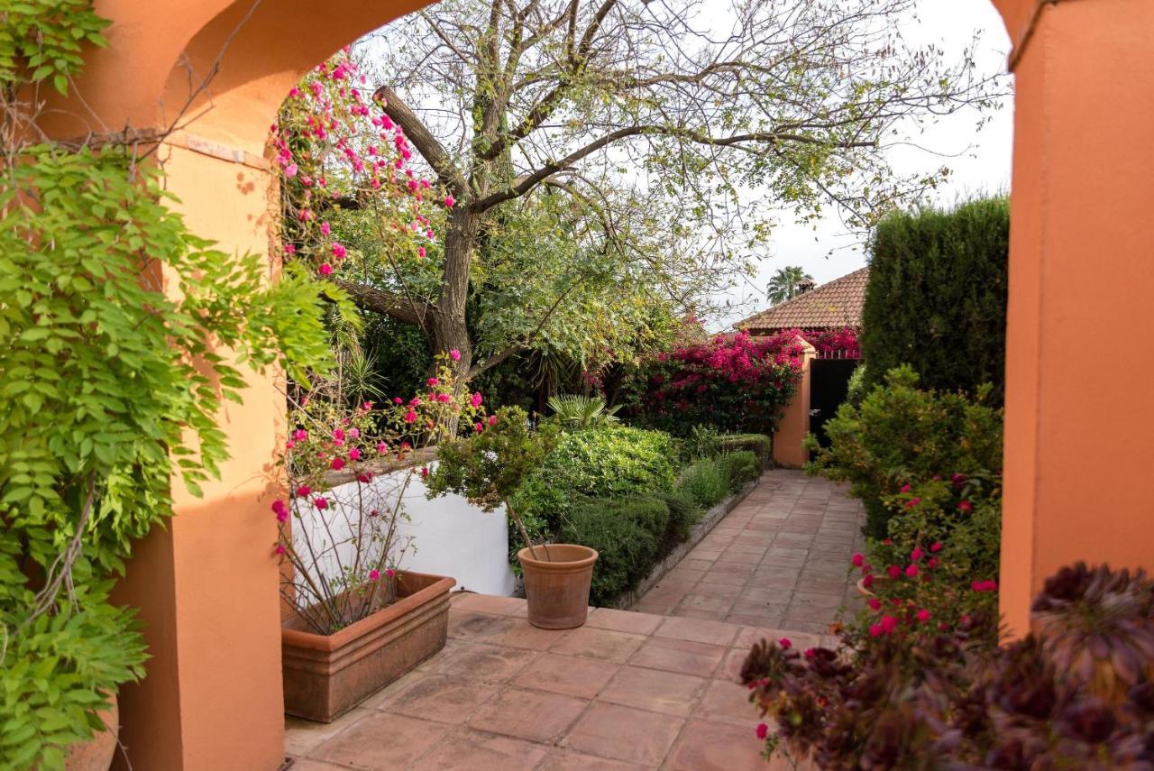 La Jacaranda Villa *